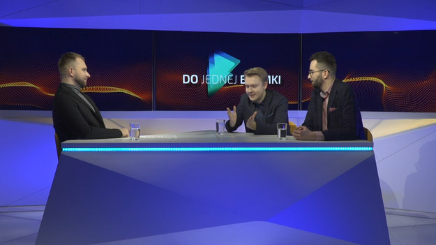 Gośćmi Pawła Ciszka w programie "Do jednej bramki" byli eksperci Eleven Sports - Dominik Guziak i Filip Kapica. Oprócz analizy lig zagranicznych, eksperci mówili też sporo o polskich drużynach m.in. o zdobywcy Pucharu Polski Rakowie Częstochowa. Czy projekt Marka Papszuna i spółki ma szansę na osiągnięcie dobrego wyniku w europejskich pucharach? 

"Do jednej bramki" NA ŻYWO w każdy poniedziałek o 12:00 na platformie IPLA.