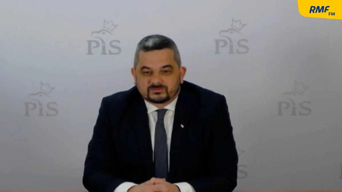 Moja żona jest osobą niezależną  - mówi Krzysztof Sobolewski przewodniczący Komitetu Wykonawczego Prawa i Sprawiedliwości, pytany o karierę swojej partnerki. Bardzo proszę uszanować to, że ktoś chce się rozwijać - dodaje. Gość Roberta Mazurka zaznacza, że jego żona jest osobą prywatną, a o tym, gdzie pracuje, dowiaduje się jako ostatni. 