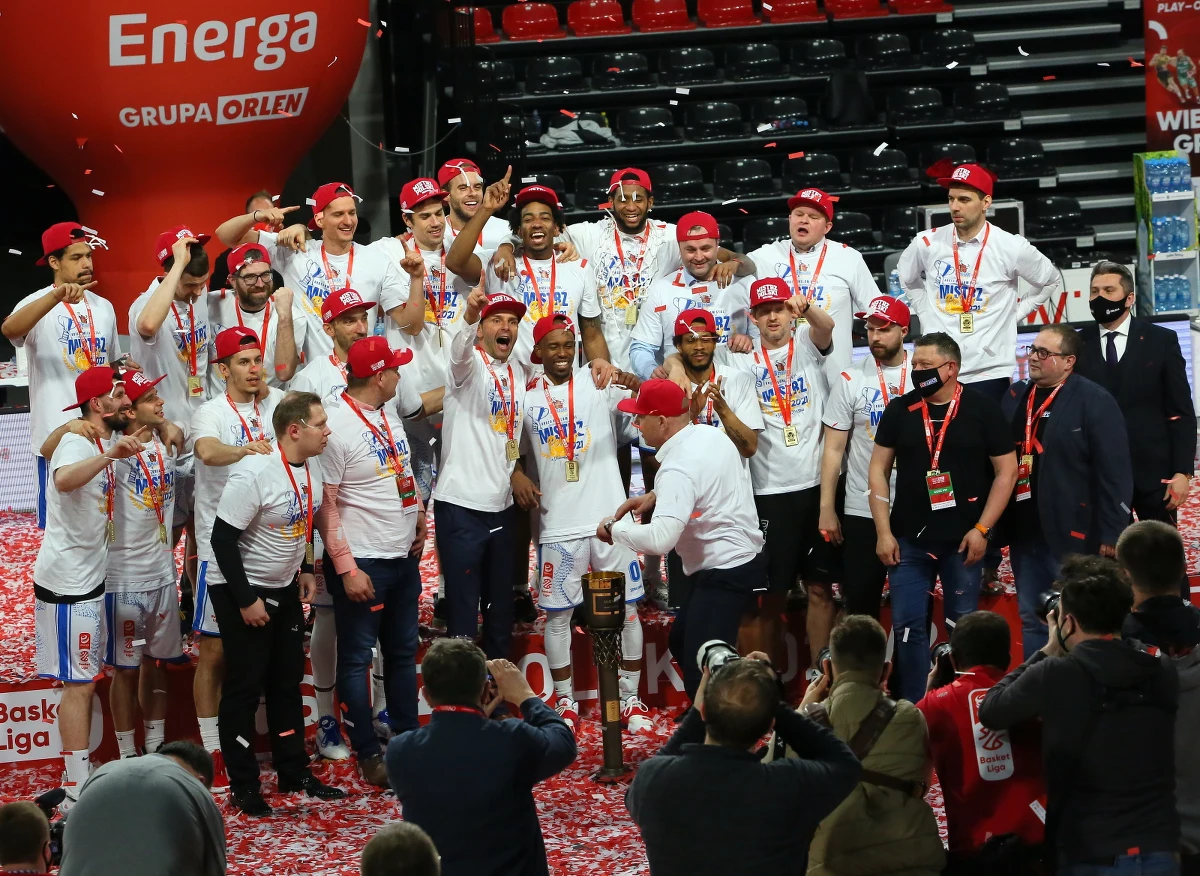 Koszykarze Arged BM Slam Stali Ostrów Wlkp., po wygranej w czwartym meczu finałowym z obrońcą tytułu Enea Zastalem BC Zielona Góra 92:85, po raz pierwszy w historii zdobyli złoty medal mistrzostw Polski. Podopieczni trenera Igora Milicica wygrali rywalizację play off 4-2.