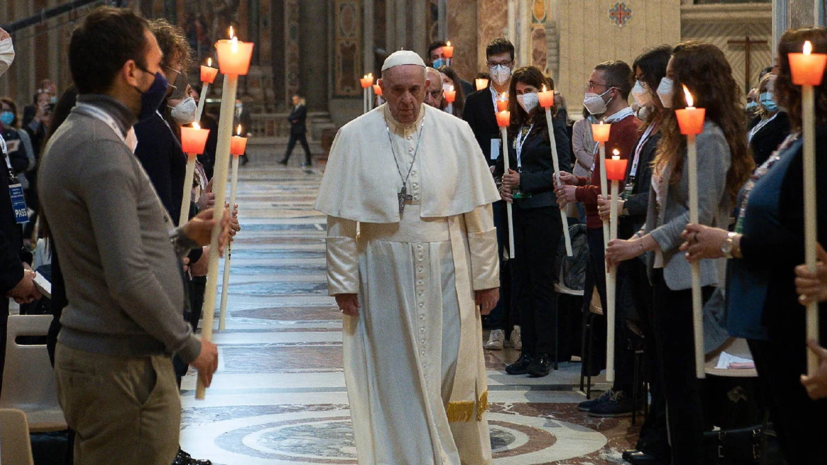 Papież Franciszek zaapelował w niedzielę o położenie kresu przemocy w Jerozolimie, gdzie od kilku dni trwają starcia między palestyńskimi demonstrantami i izraelską policją. "Dosyć starć"- wezwał papież.