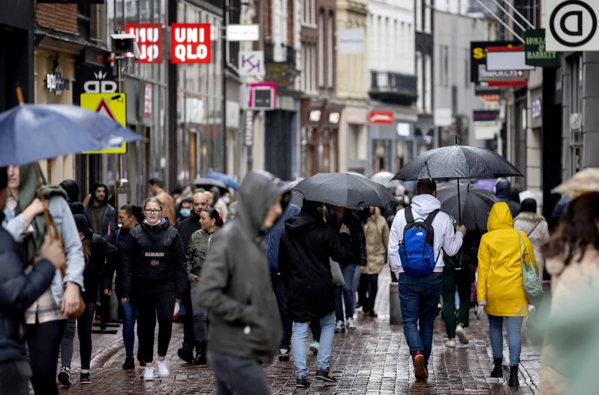 W sobotę wieczorem ewakuowano setki mieszkańców w miejscowości Lelystad w centralnej Holandii. Zanieczyszczona została kanalizacja, która ciągle grozi wybuchem.