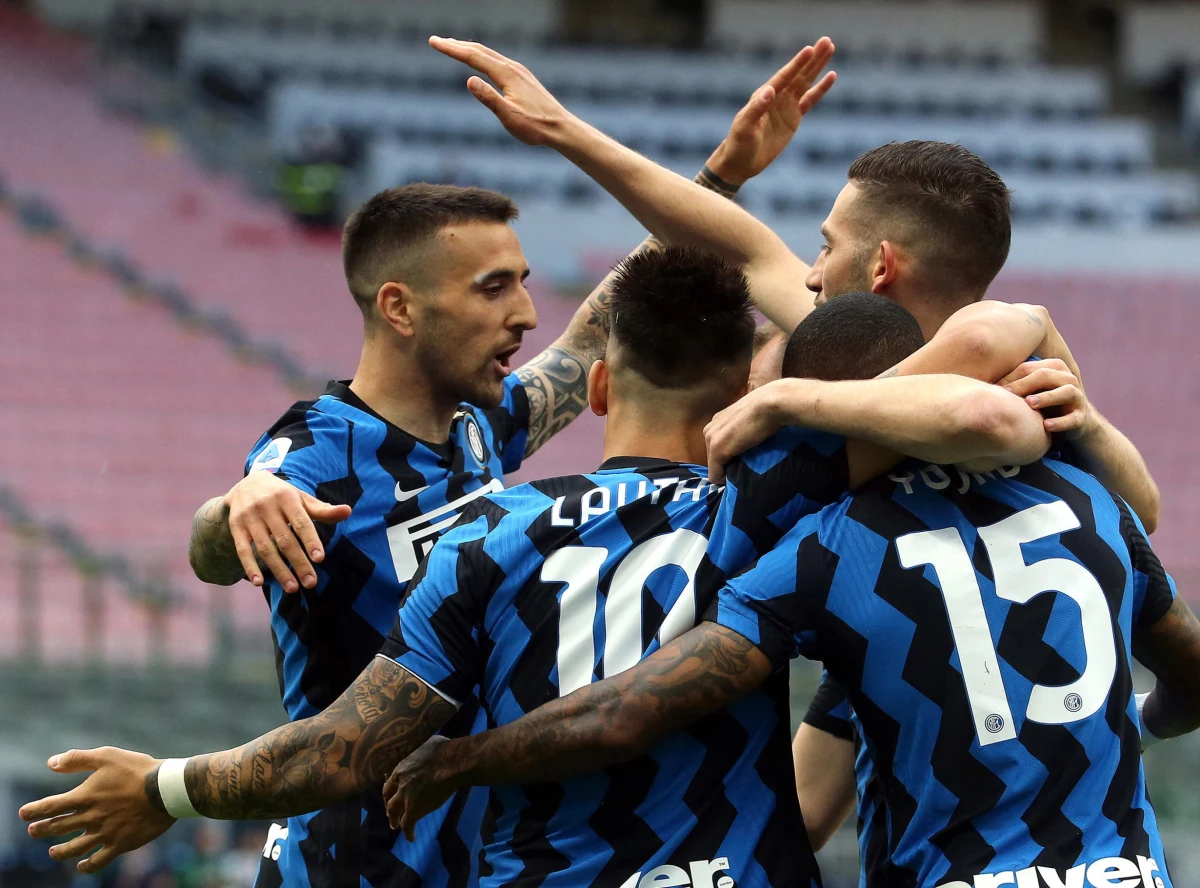 Inter Mediolan sportowo w tym sezonie odniósł sukces i sięgnął po raz pierwszy od 11 lat po mistrzostwo Włoch, ale finansowo nadal nie wiedzie mu się najlepiej. Władze klubu chcą poprosić piłkarzy oraz sztab szkoleniowy o zrezygnowanie przez dwa miesiące z pensji.