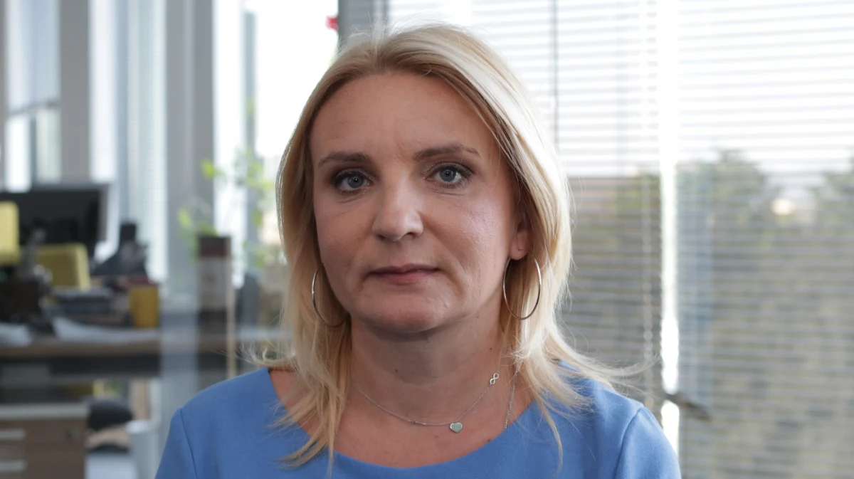 Posłanka Agnieszka Ścigaj zrezygnowała z uposażenia w Sejmie i zatrudniła się w OPS. Może zostać za to ukarana - pisze w poniedziałek "Rzeczpospolita".