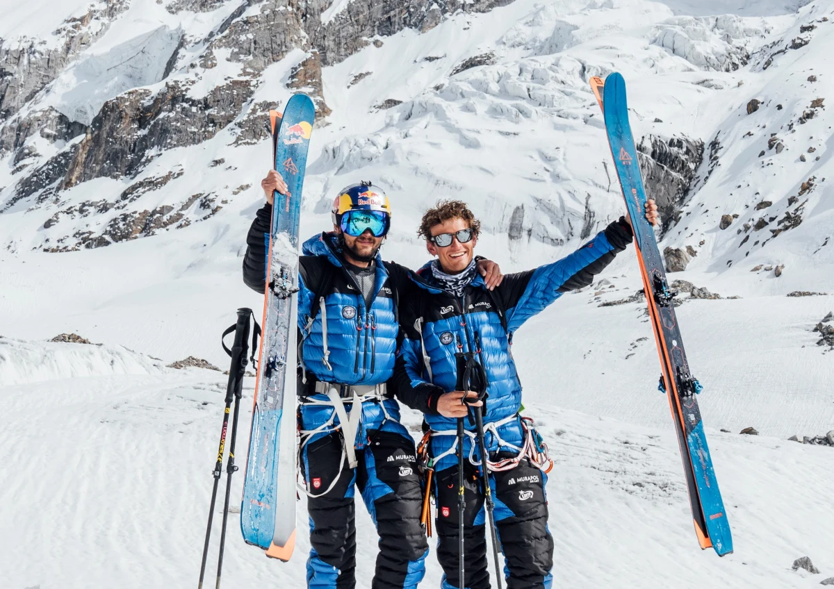 Andrzej Bargiel wraz z Jędrkiem Baranowskim zdobyli szczyt Laila Peak (6096 m n.p.m.) położony w Dolinie Hushe w Karakorum i wspólnie zjechali z niego na nartach. To pierwsi Polacy, którzy stanęli na uznawanym za jeden z najpiękniejszych wierzchołków w Karakorum. 