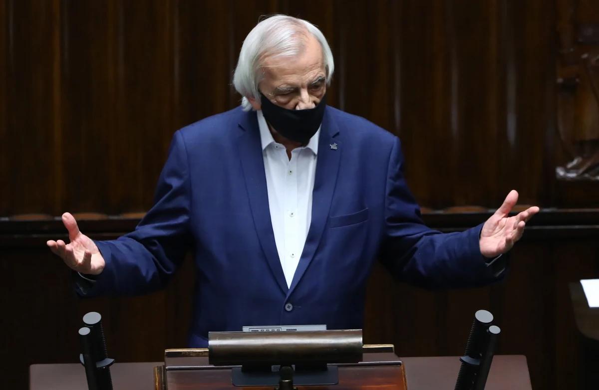 PO stała się pośmiewiskiem nie tylko w Polsce, ale i w Europie po głosowaniu nad zasobami własnymi; Platforma straciła pozycję lidera opozycji - ocenił w felietonie napisanym dla Tygodnika Nowohuckiego "Głos" opublikowanym także na Facebooku szef klubu PiS, wicemarszałek Sejmu Ryszard Terlecki.