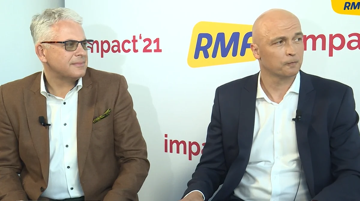 Powstanie jedno internetowe konto pacjenta. Na nim zapisana będzie cała nasza historia medyczna: na co chorowaliśmy, na co się leczymy, jakie leki i produkty medyczne kupujemy. To już niedaleka przyszłość. Do tej historii – jeśli zechcemy – dostęp będą mieli lekarze, ratownicy i farmaceuci. Jak ma wyglądać ta rewolucja? Podczas kongresu Impact Krzysztof Berenda rozmawiał o tym z Pawłem Jakubikiem z Microsoftu i Arturem Sznekiem z Gemini Polska. 