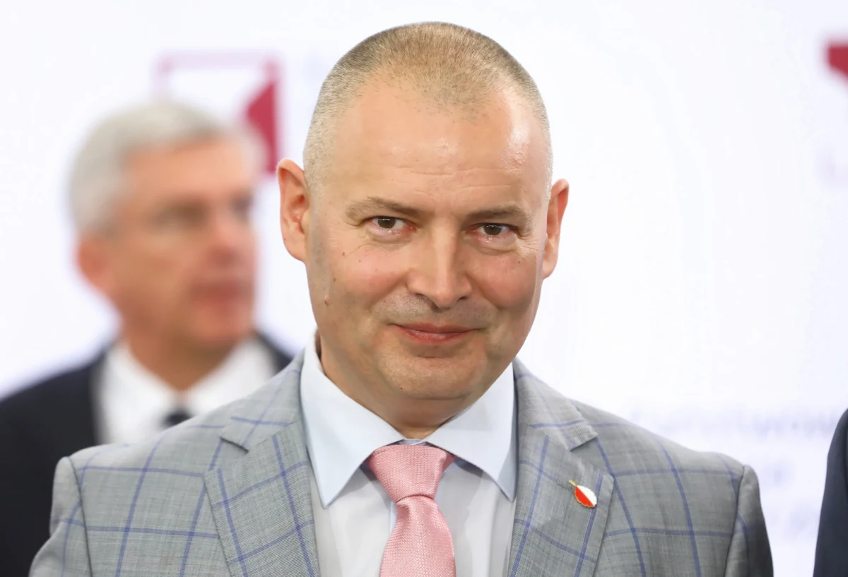 Będziemy wyjaśniać, co się stało z senatorem Robertem Dowhanem, zapowiadał, że weźmie udział w głosowaniu - zapowiedział szef klubu senackiego KO Marcin Bosacki. Liderzy senackich klubów KO i Lewicy, koła KP-PSL oraz niezależnych zaapelowali o wyłonienie ponadpartyjnego kandydata na RPO.