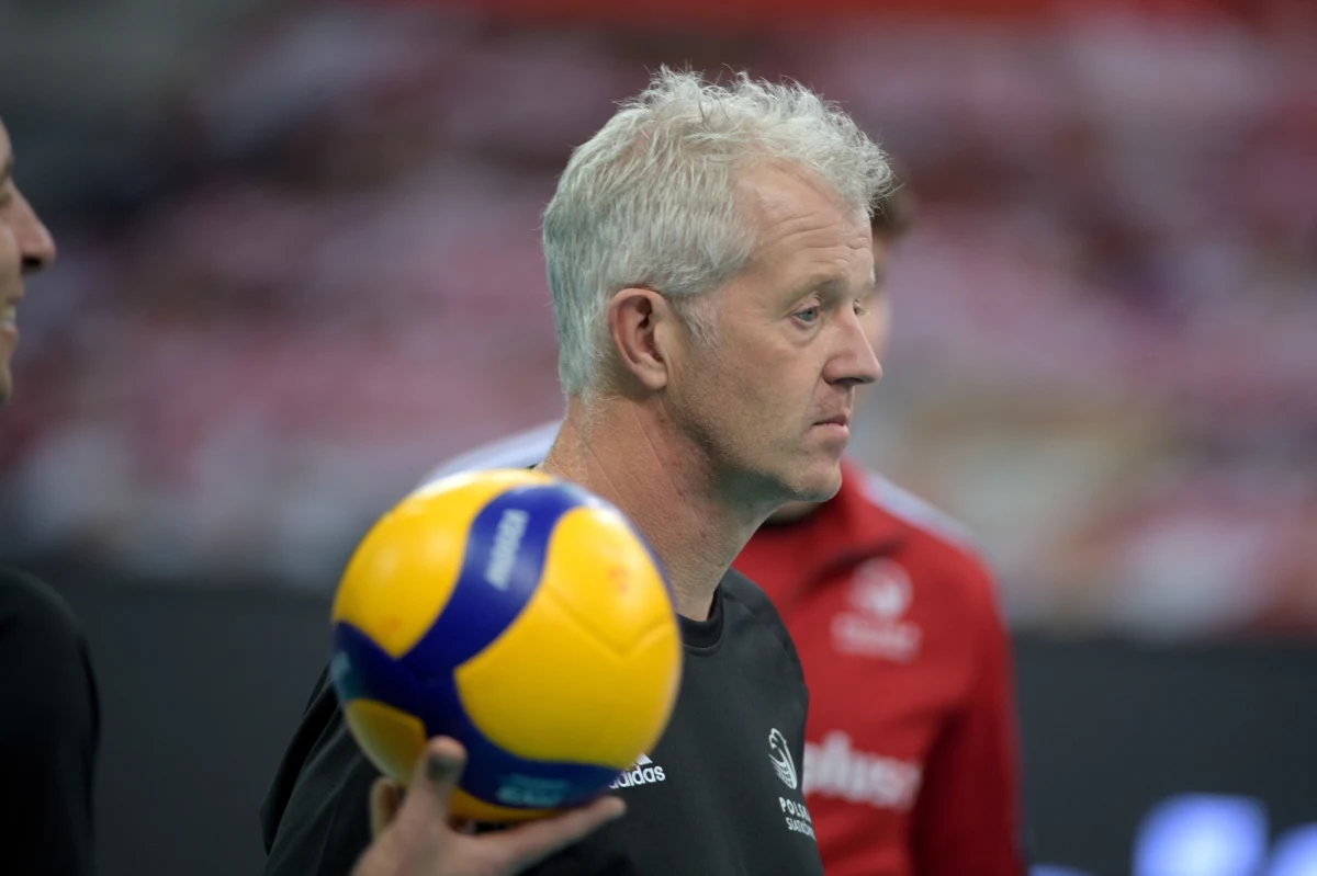 Belgijski szkoleniowiec, Vital Heynen podał skład siatkarskiej reprezentacji polski na turniej Ligi Narodów. Do Rimini poleci 18 zawodników. Turniej będzie rozgrywany w ramach tzw. bańki. Wszystko z powodu obostrzeń dotyczących koronawirusa. 