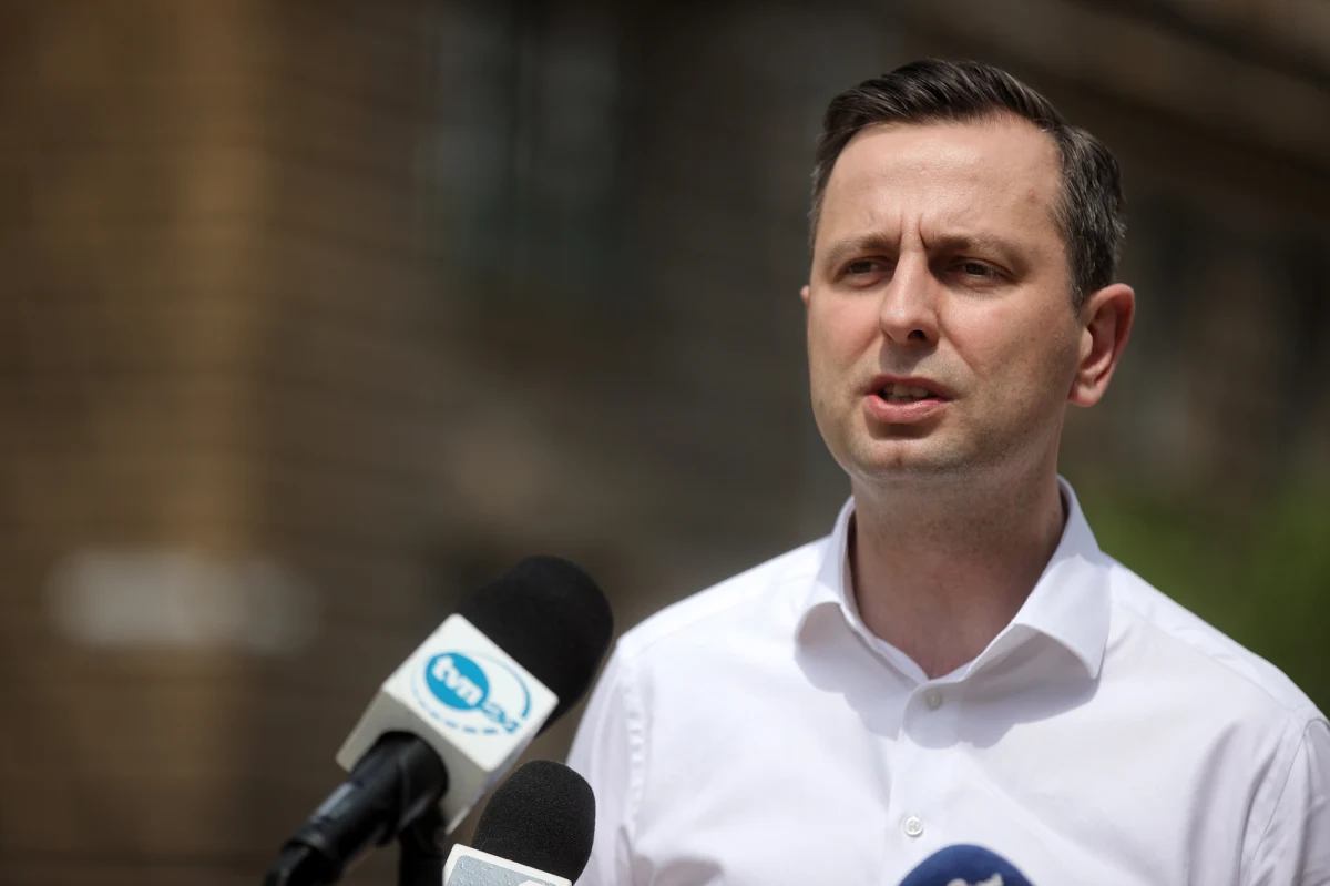 „Będziemy się upominać o te grupy, które zostały albo obciążone, albo niedowartościowane w zaproponowanym programie” – powiedział prezes PSL Władysław Kosiniak-Kamysz o Polskim Ładzie, w którym, jak dodał, wiele zostało zaczerpnięte z postulatów ludowców. Opozycja bez entuzjazmu przyjmuje programowe propozycje PiS.