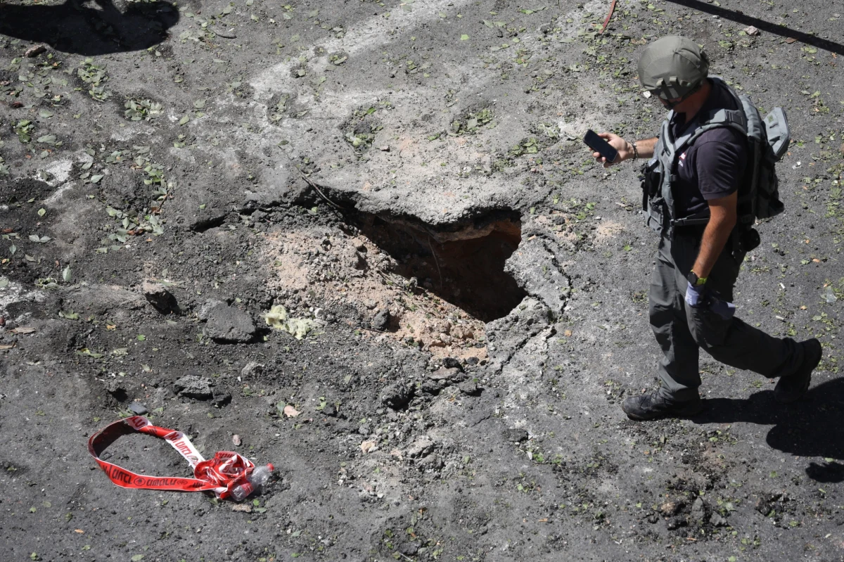 Rano wznowiona została wymiana ognia między Izraelem a Palestyńczykami. W wyniku nalotu izraelskiej armii na Strefę Gazy zginęło co najmniej 26 osób, w tym dzieci. Służby mówią też o wielu rannych. 
