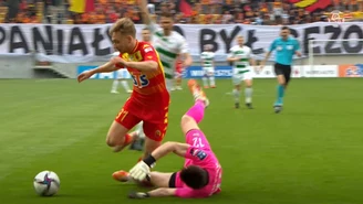 Jagiellonia - Lechia 2-1. Sędziowie nie powinni podyktować karnego za faul na Bidzie!