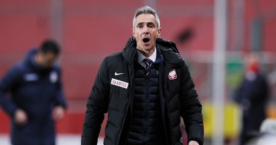 Paulo Sousa wybrał kadrę na Euro 2020. Wśród powołanych na zgrupowanie w Opalenicy znaleźli się zarówno najbardziej doświadczeni, jak i młodzi polscy piłkarze. Tylko na liście rezerwowej są Kamil Grosicki i Sebastian Szymański. O decyzjach selekcjonera dziennikarz RMF FM Patryk Serwański rozmawiał z trenerem Leszkiem Ojrzyńskim. „Trzeba odłożyć na bok emocje i pewne sympatie. Selekcjoner będzie rozliczany z wyniku sportowego” – mówi szkoleniowiec.