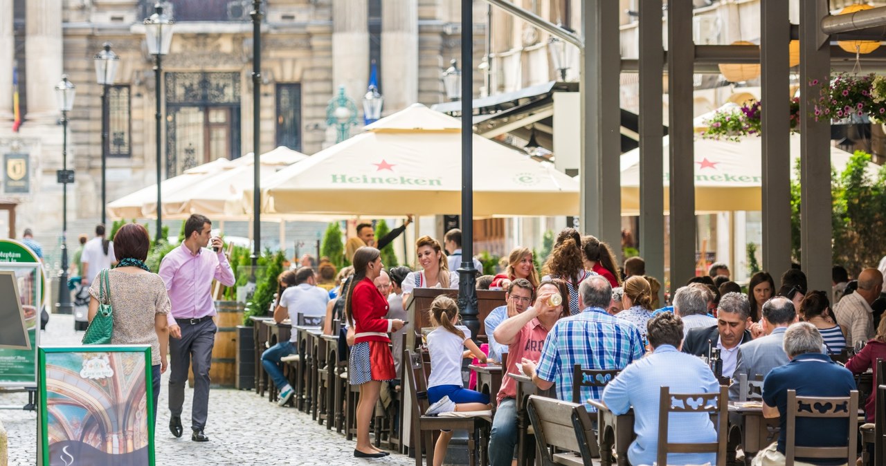 Właścicielka restauracji narzeka na młodych. "Roszczeniowy ton i niechlujny język"