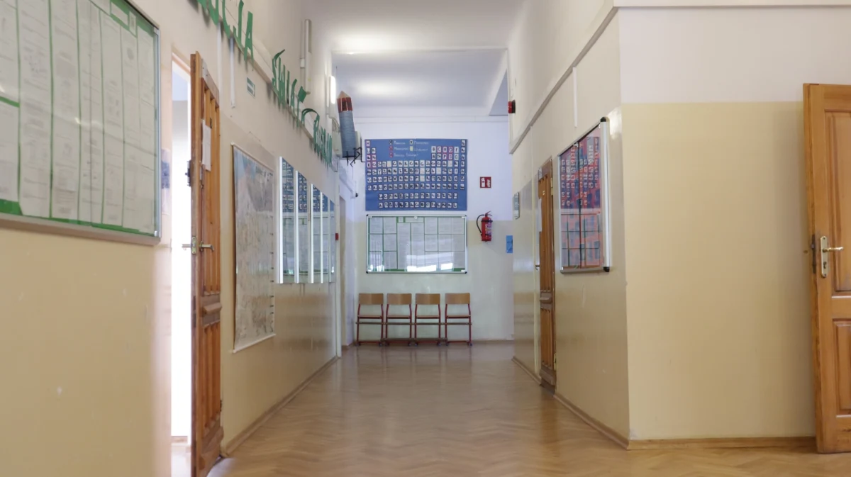 Od poniedziałku 17 maja trwa rekrutacja do szkół ponadpodstawowych dla młodzieży. W tym roku, podobnie jak w ubiegłym, harmonogram rekrutacji do szkół ponadpodstawowych ogłosił minister edukacji i nauki. Wcześniej harmonogramy w poszczególnych województwach ustalali kuratorzy oświaty.