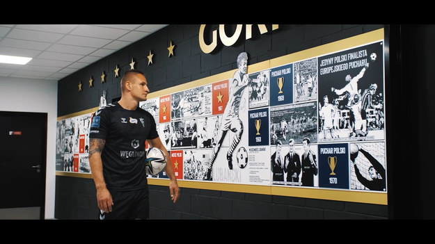 Po czterech latach gry Michał Koj opuszcza Zabrze. Zawodnik tak pożegnał się z kibicami na oficjalnym kanale Górnika. 

(źródło: Górnik TV)