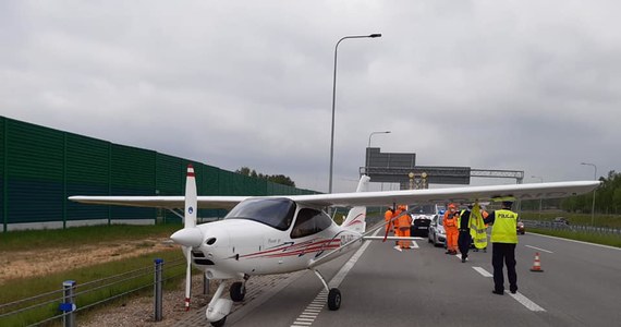 Jest śledztwo dotyczące ubiegłotygodniowego lądowania awionetki na autostradzie A1. Sprawę prowadzi prokuratura w Częstochowie. 
