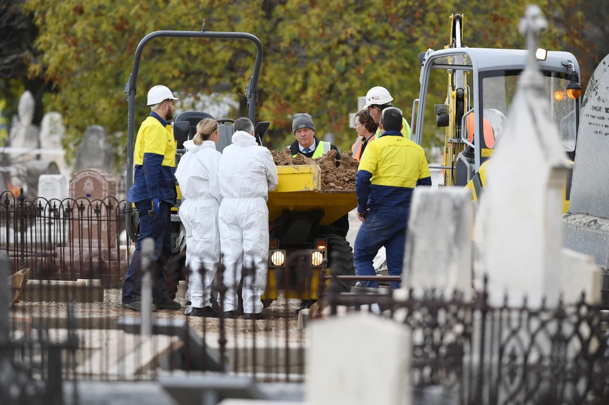 Ekshumacja ciała mężczyzny, znalezionego ponad 70 lat temu na plaży, ma pomóc rozwiązać jedną z największych zagadek kryminalistycznych Australii. 