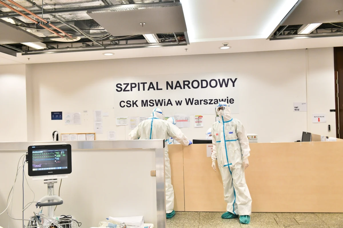 W najbliższą niedzielę ze szpitala tymczasowego na Stadionie Narodowym zostanie wypisany ostatni pacjent, a działalność szpitala zostanie zawieszona - poinformował szef KPRM, pełnomocnik rządu ds. narodowego programu szczepień Michał Dworczyk. 