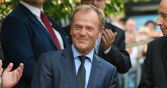 W ostatnich dniach w zażegnanie wewnętrznego konfliktu w Platformie Obywatelskiej zaangażował się Donald Tusk; były premier prowadził bezpośrednie rozmowy z czołowymi politykami partii, także tymi, którzy krytykują przywództwo Borysa Budki - informuje Wirtualna Polska.