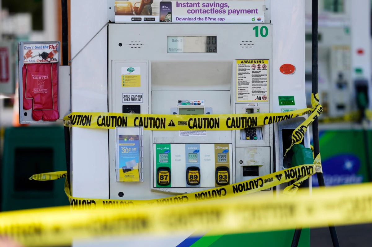 Prezes amerykańskiej sieci rurociągów Colonial Pipeline Joseph Blount potwierdził w opublikowanej w środę w "The Wall Street Journal" rozmowie, że firma zapłaciła 4,4 mln dolarów okupu hakerom, którzy zorganizowali na nią cyberatak paraliżujący przez tydzień jej działanie.