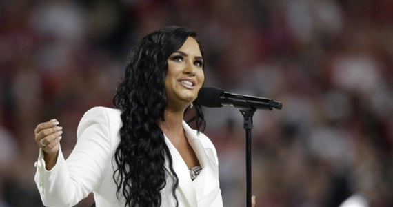"Z dumą chciałam przekazać, że jestem osobą niebinarną i oficjalnie zmienię zaimki określające moją osobę na neutralne płciowo" - to oświadczenie Demi Lovato, które wczoraj pojawiło się w mediach społecznościowych. 