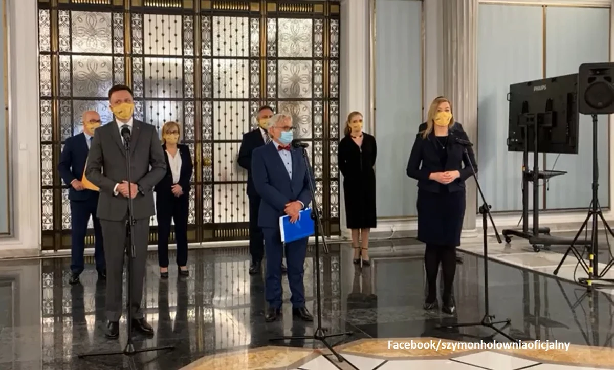 Dotychczasowy poseł Porozumienia Wojciech Maksymowicz przechodzi do koła Polska 2050. "Cieszę się, że profesor Maksymowicz znalazł w naszym programie dobre strony" - komentował tę decyzję podczas konferencji prasowej Szymon Hołownia.