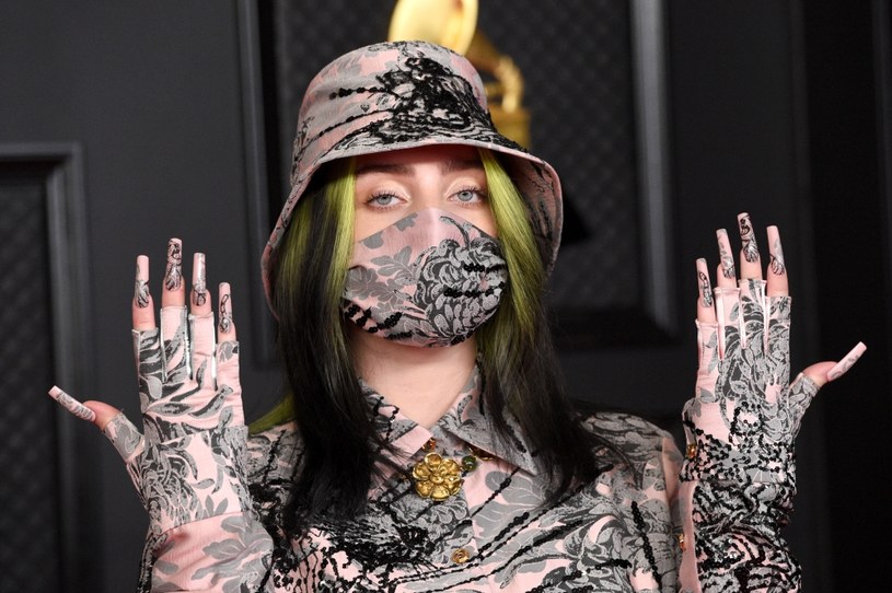 Do tej pory wszystko, co robiła Billie Eilish, spotykało się zwykle z pochwałami fanów. Teraz jest jednak inaczej. Kwoty, jakie trzeba zapłacić za dresy z kolekcji młodej piosenkarki, rozsierdziły jej fanów. 