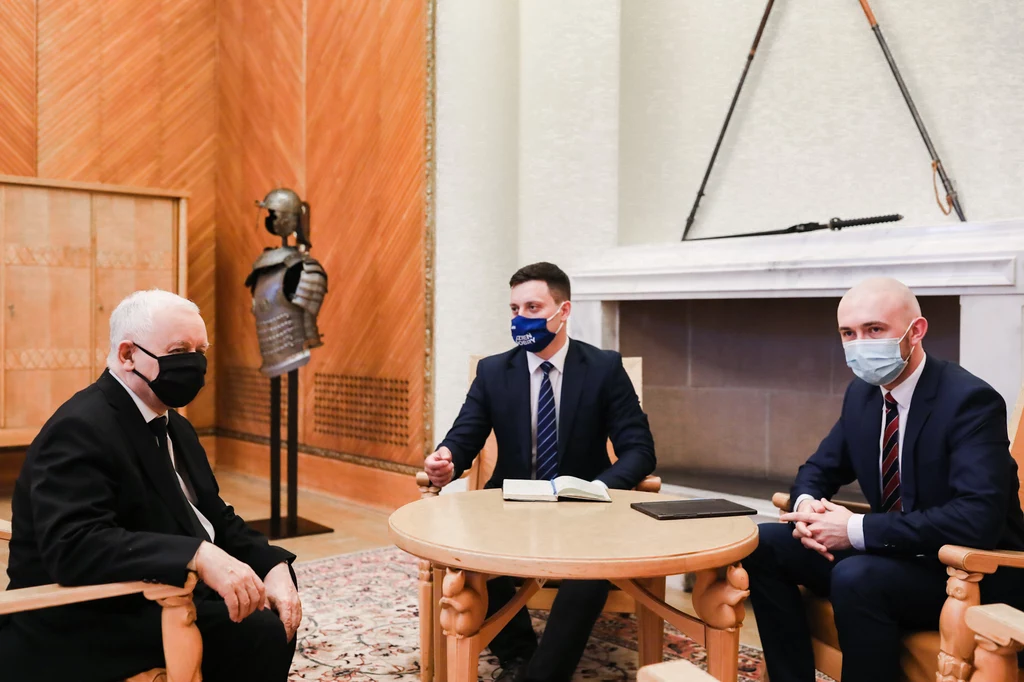Jarosław Kaczyński podczas rozmowy z Piotrem Witwickim i Marcinem Fijołkiem