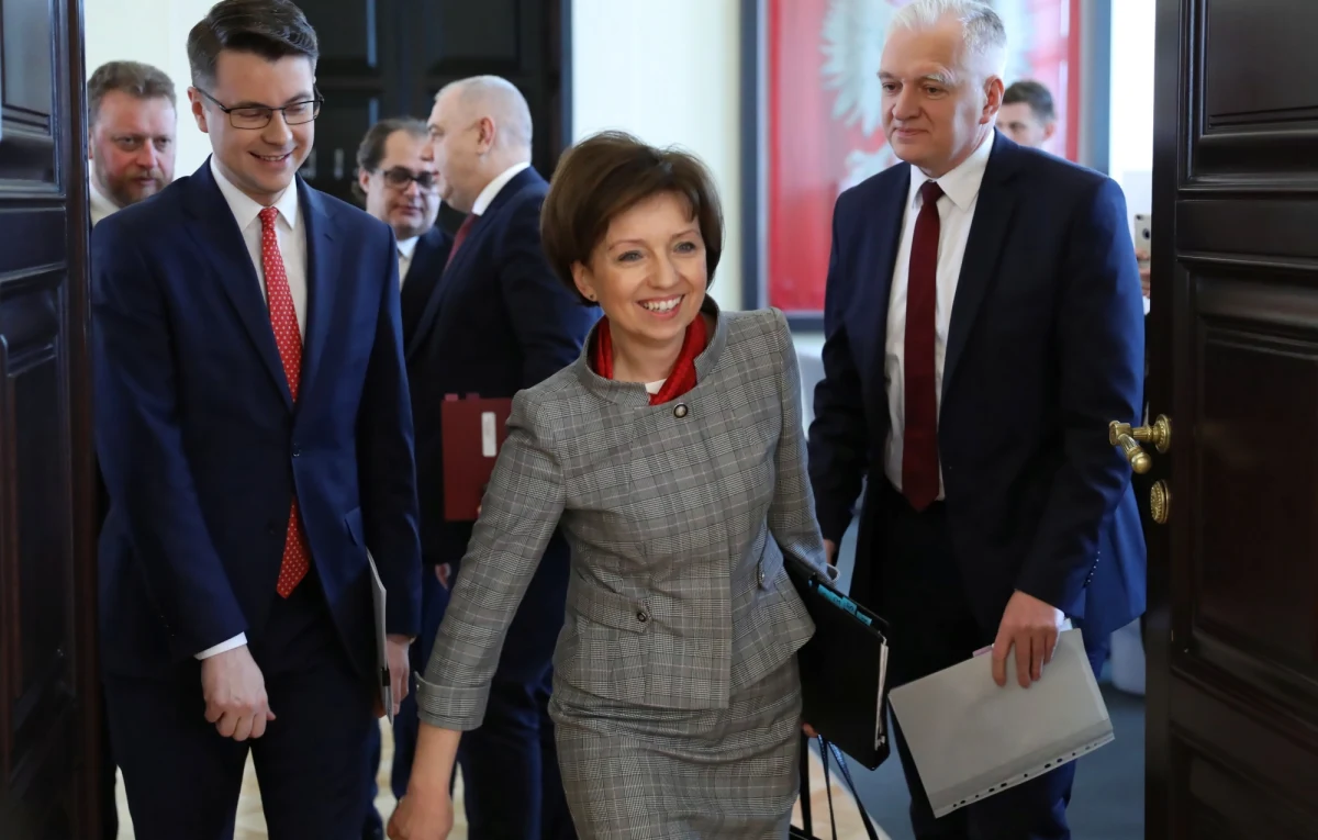 ​Mogą przydarzyć się zmiany w rządzie, wzmocnimy liczbę kobiet w gabinecie - zadeklarował w rozmowie z Interią prezes Prawa i Sprawiedliwości Jarosław Kaczyński. Nie chciał jednak zdradzić, kto miałby dokładnie dołączyć do Rady Ministrów.