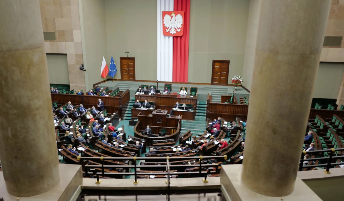 Sędzia Katarzyna Chmura z Sądu Rejonowego w Malborku została w czwartek wybrana przez Sejm do Krajowej Rady Sądownictwa. Sędzia Chmura była zaproponowana przez klub PiS spośród trzech zgłoszeń na wolne miejsce w KRS, które wpłynęły do Sejmu.