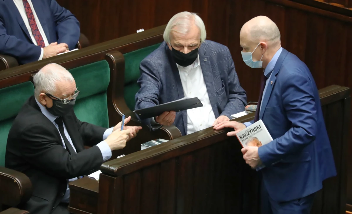 Wyłączenie z ewidencji informacji o adresie osób wchodzących w skład organów uprawnionych w statucie do reprezentowania partii na zewnątrz oraz do zaciągania zobowiązań majątkowych i osób popierających zgłoszenie partii do ewidencji - proponuje PiS w projekcie, który został złożony w Sejmie.