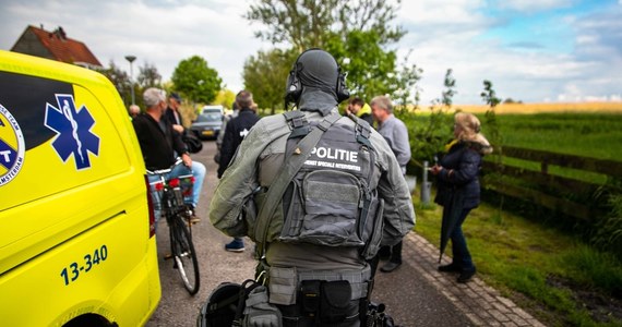 Szef policji w Amsterdamie poinformował, że funkcjonariuszom udało się odzyskać cały łup po napadzie na transport kosztowności o wartości szacowanej przez prasę na 50 mln euro. Krajowe media piszą o "napadzie stulecia".
