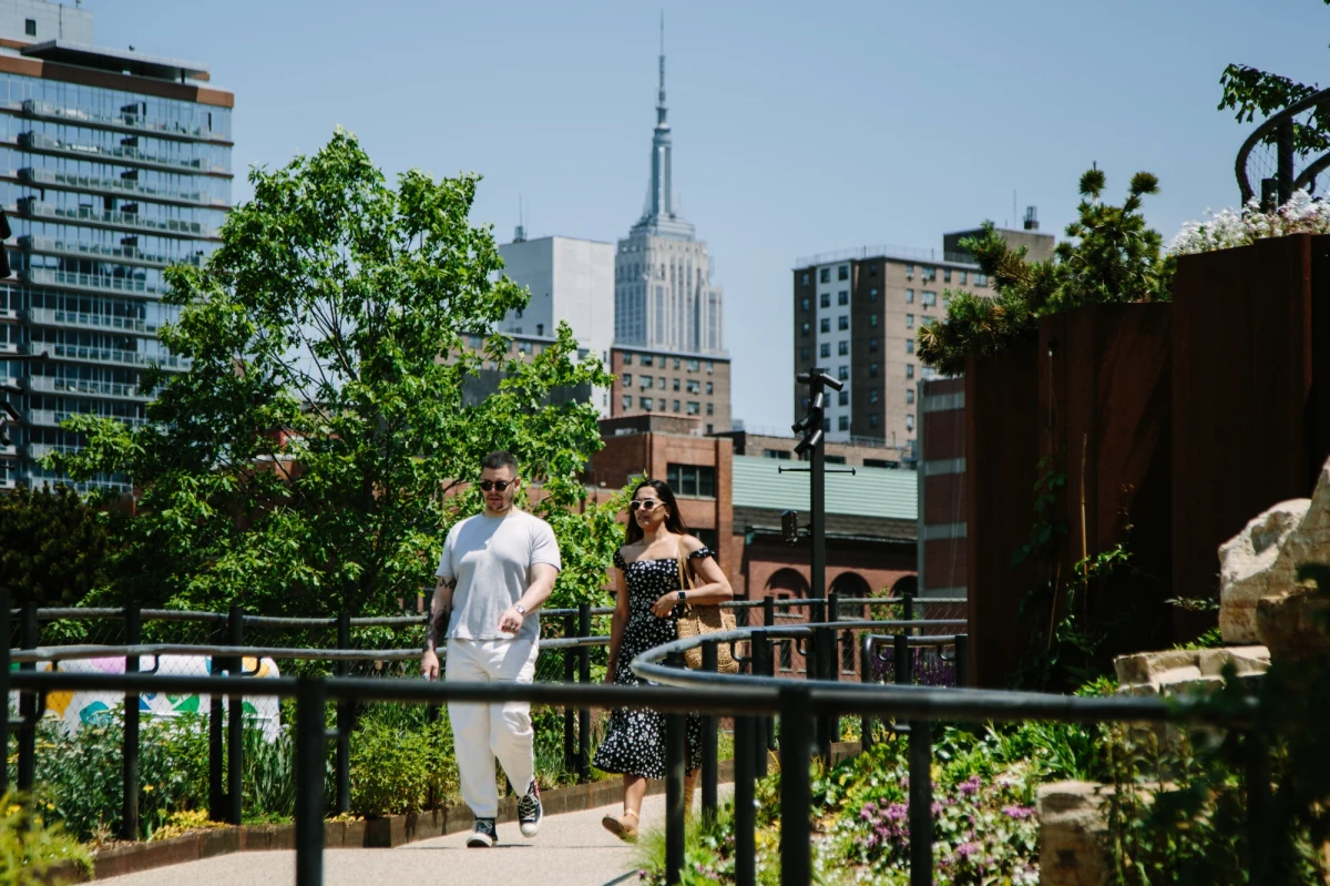 Pięć milionów dolarów – taką nagrodę można wygrać w nowojorskiej loterii. Co trzeba zrobić, żeby w niej wziąć udział? Zaszczepić się przeciwko koronawirusowi. Jest to największa indywidualna finansowa zachęta, jaką dotąd ogłosił gubernator Andrew Cuomo w batalii z pandemią.