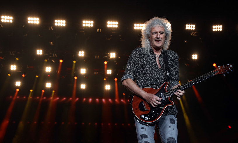 Queen z pomocą Adama Lamberta znów koncertuje. Po trwającej ponad dwa lata pandemicznej przerwie zespół wybrał się w trasę po Europie. Podczas niedawnego performance'u piosenki "Love Of My Life", gitarzysta z trudem powstrzymywał łzy. Wszystkiemu winny jest Freddie Mercury, którego wyświetlano za jego plecami.