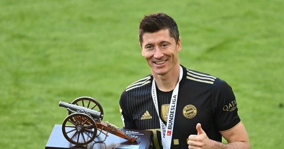 "Robert Lewandowski napisał nowy rozdział w historii Bundesligi" - oceniono w niemieckich mediach po tym, jak polski piłkarz Bayernu Monachium zdobył 41. bramkę w sezonie tamtejszej ekstraklasy i pobił rekord Gerda  Müllera sprzed 49 lat.