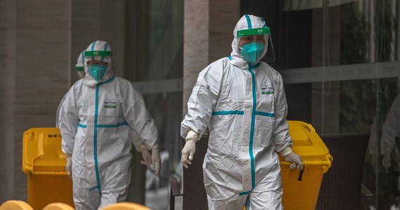 Trzech naukowców z chińskiego instytutu wirusologii Wuhan (WIV) trafiło do szpitala w listopadzie 2019 roku. Może to nasilić badania mające ustalić, czy powodujące pandemie SARS-Cov-2 nie wydostał się z tamtejszego laboratorium, czemu zaprzeczają władze w Pekinie.