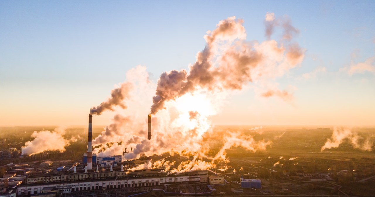 Narzucany, zewnątrz, nakaz, walki, niskozeroemisyjność, przynosi, horrendalne, koszty, spadek, konkurencyjności, drogą, energię, Rafał Woś: Klimatyści, najnowsza powódź i następne katastrofy FELIETON