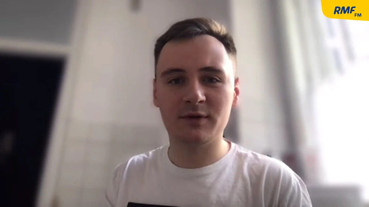 „Rozmawialiśmy z Ramanem (Pratasiewiczem) o tym, że nie warto przelatywać nad Białorusią (…), ale nikt nie spodziewał się, że reżim odważy się na taki akt terroryzmu międzynarodowego: porwanie samolotu” – mówił w Porannej rozmowie w RMF FM Sciapan Puciła – białoruski opozycjonista, bloger, współtwórca kanału NEXTA. „Dostajemy setki pogróżek, szczególnie po zatrzymaniu Ramana. Takie same dostawaliśmy w sierpniu w trakcie największych protestów (przeciwko reżimowi Alaksandra Łukaszenki – przyp. RMF), teraz to powróciło. Mówią, że Raman ma szczęście, że dotarł na Białoruś i żyje – my już nie dotrzemy, nas zastrzelą od razu w Warszawie” – relacjonował. Mówił również, że „chyba przyzwyczaił się już do strachu”. „Nigdy nie czuję się bezpiecznie i zawsze muszę uważać – bardziej niż inni” – przyznał Sciapan Puciła.