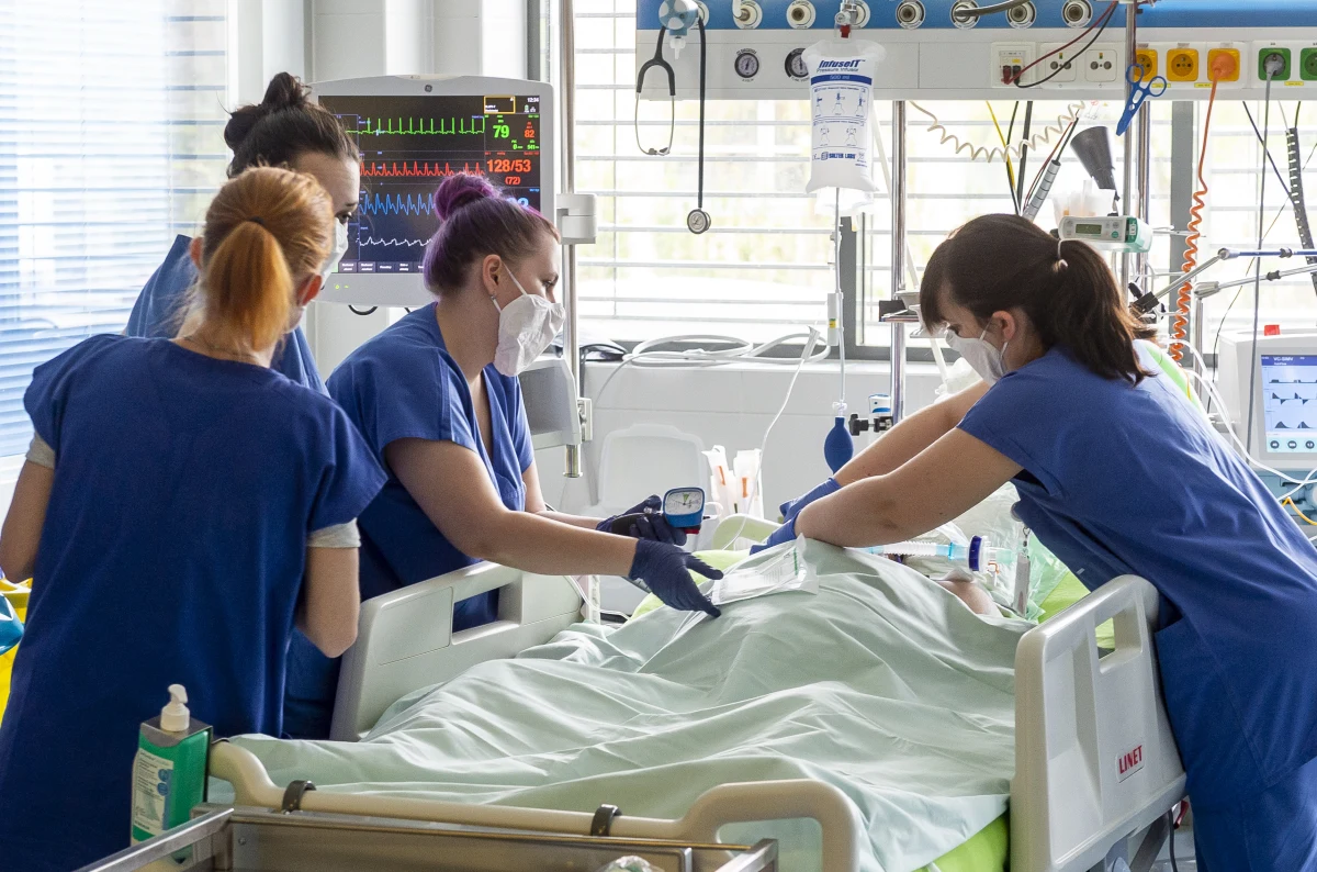 Ministerstwo Zdrowia poinformowało o 1 267 nowych zakażeń koronawirusem. W ciągu ostatniej doby zmarło 209 pacjentów z Covid-19.