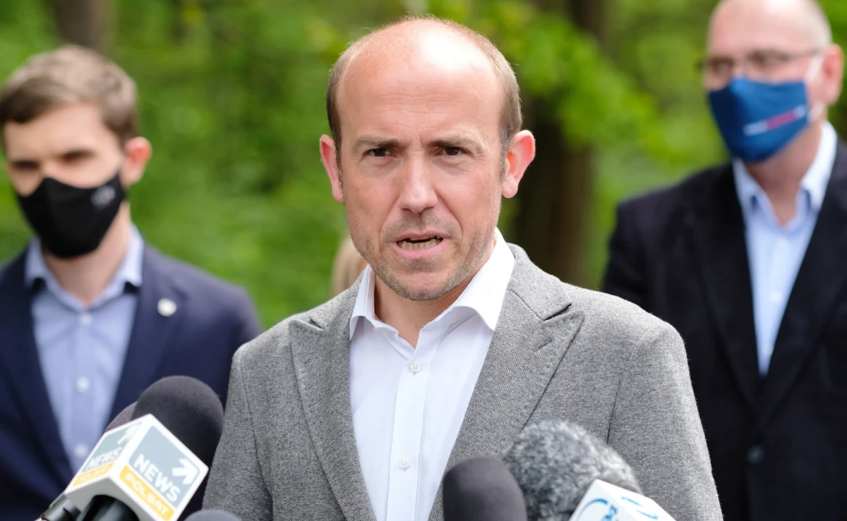 Bardzo wysoko oceniam kwalifikacje zawodowe prof. Marka Konopczyńskiego na Rzecznika Praw Obywatelskich - mówił w środę przewodniczący PO Borys Budka, odnosząc się do kandydata na RPO wskazanego przez Porozumienie.