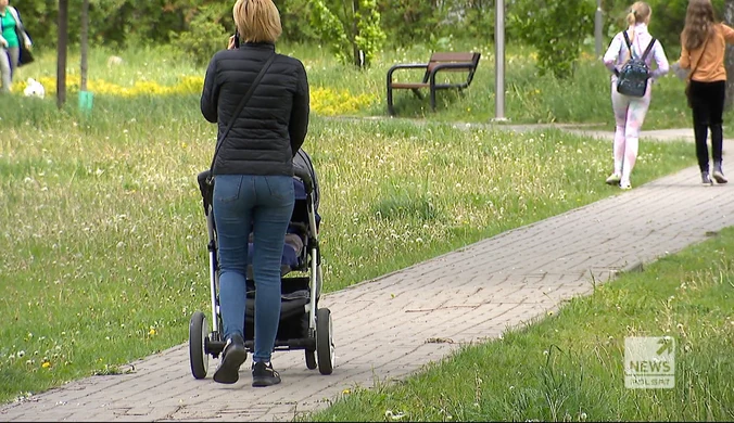 "Wydarzenia": "Kara za macierzyństwo". Gorzkie wyniki badań statystycznych