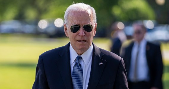 Prezydent USA Joe Biden zwrócił się w środę do amerykańskich agencji wywiadowczych, by "podwoiły wysiłki" w celu zbadania pochodzenia koronawirusa, w tym teorię, że ślad prowadzi do chińskiego laboratorium. Przywódca USA naciska na Chiny, aby współpracowały w tej sprawie.