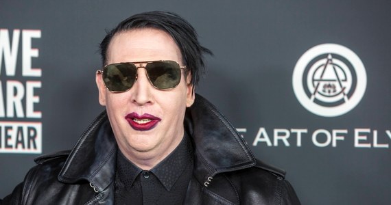 Policja w stanie New Hampshire w USA wydała nakaz aresztowania piosenkarza rockowego Marilyna Mansona w związku z oskarżeniami o napaść na operatora kamery. Do rzekomego incydentu doszło w roku 2019.