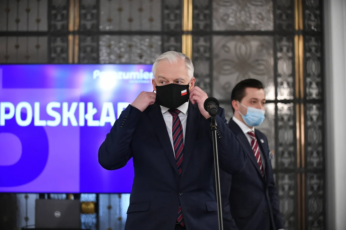 Gdyby nasi partnerzy koalicyjni zamierzali rządzić z Lewicą, to byłby to koniec projektu Zjednoczonej Prawicy - mówi w czwartkowej "Rzeczpospolitej" wicepremier, szef Porozumienia Jarosław Gowin. 