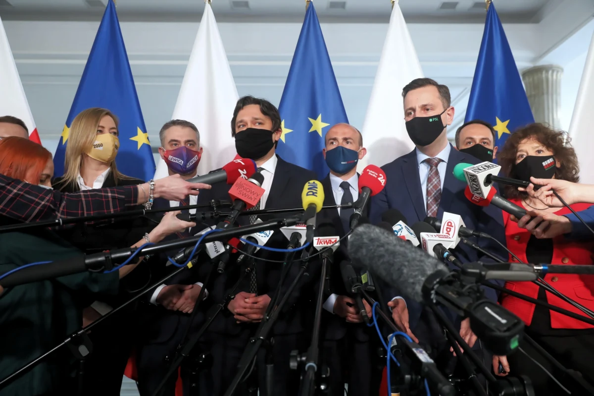 Koalicja Polska - PSL, Koalicja Obywatelska, Lewica, Polska 2050 i Polskie Sprawy mają wspólnego kandydata na Rzecznika Praw Obywatelskich. Jest nim prawnik prof. Marcin Wiącek. Pod wnioskiem podpisani są również posłowie Porozumienia. Z informacji reportera RMF FM Mariusza Piekarskiego wynika, że na liście widnieje podpis Jarosława Gowina.