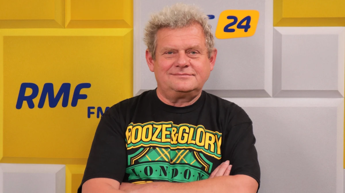 "Uwierzę, że koncerty wróciły, jak wyjdę na scenę i skończę pierwszy" - mówił w Porannej rozmowie w RMF FM wokalista zespołu Kult Kazik Staszewski. Podkreślił, że wakacje zapowiadają się dla niego bardzo pracowite. "Spis koncertowy jest bardzo obfity. Praktycznie nie mam takiego dłuższego terminu niż 4 dni wolnego" - powiedział. "Muszę powiedzieć jednak, że to już szósty spis, który dostałem od menedżera od jesieni ubiegłego roku. One wszystkie w stu procentach się rozpadały. Tutaj też wielki optymizm, koncerty od 4 czerwca, ale praktyka mówi co innego. Już widzę, że pojawiają się SMS-y od Piotrka, że ten jest odwołany, ten jest przesunięty na sierpień. Więc jest sytuacja, że nikt nic nie wie" - dodał.