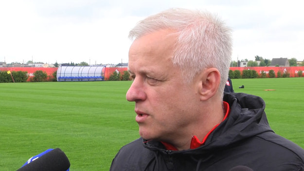 - Arek Milik ma dzisiaj trening na basenie. Od wczoraj nic się nie zmieniło, plan jego powrotu do pełnego treningu jest taki sam. Nie wiadomo jednak, czy potrwa to kilka czy kilkanaście dni - mówi lekarz reprezentacji Polski Jacek Jaroszewski.