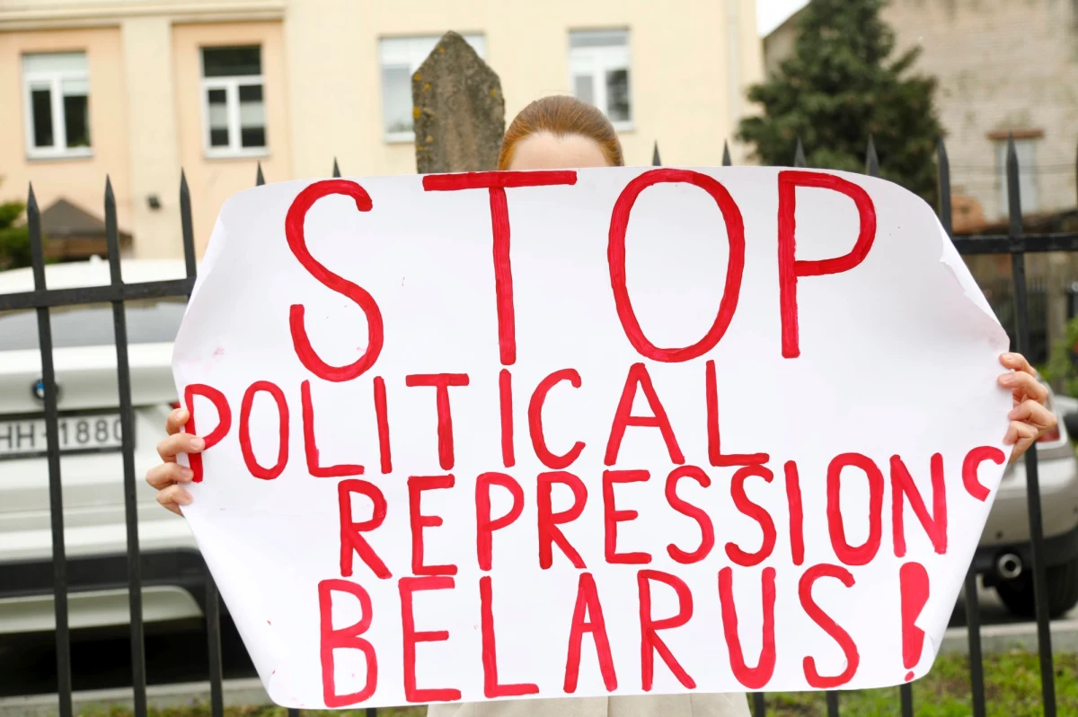 Federalne Biuro Śledcze włączyło się w wyjaśnianie okoliczności zmuszenia do lądowania na Białorusi samolotu lecącego z Aten do Wilna - poinformował litewskich dziennikarzy szef tamtejszej policji Rolandas Kiškis. 