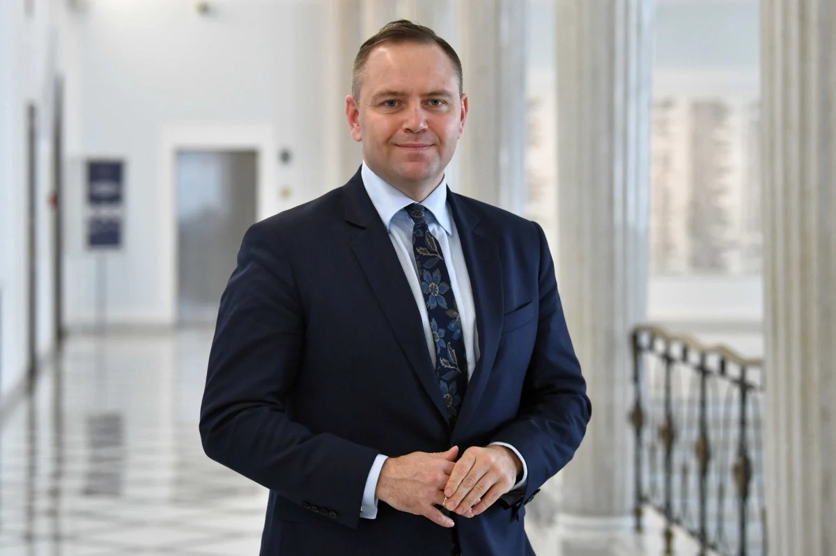 Sejm powołał w piątek dr. Karola Nawrockiego na prezesa Instytutu Pamięci Narodowej. By mógł on objąć ten urząd, wybór Sejmu musi jeszcze zatwierdzić Senat.