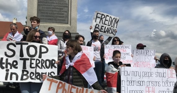 Kilkaset osób wzięło udział w manifestacji na placu Zamkowym w Warszawie, która była wyrazem solidarności z represjonowanymi opozycjonistami na Białorusi. Podobne wydarzenie zorganizowano również w Łodzi, gdzie wzdłuż ulicy Piotrkowskiej utworzono "żywy łańcuch" ludzi. 